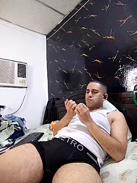 Snapshot of CRISTHIAN_GREY01 chatting on 20, 4, 2026 CRISTHIAN GREY01 online show from 20, 4, 2026