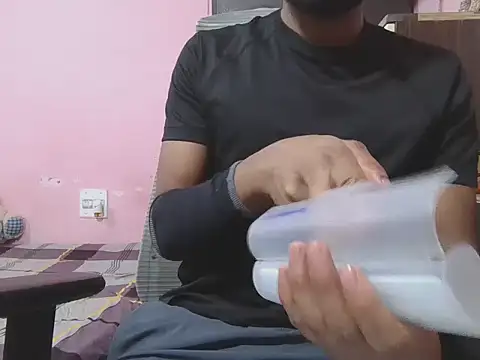 KissesBoyAD online show from 26, 10, 2025