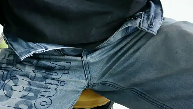 Snapshot of XiaoGuoGuo284512 chatting on 23, 1, 2025 XiaoGuoGuo284512 online show from 23, 1, 2025