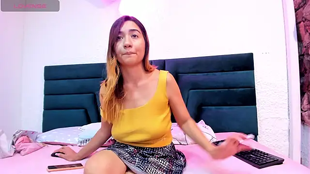 Snapshot of LisaWhite_ chatting on 1, 12, 2024 LisaWhite online show from 1, 12, 2024