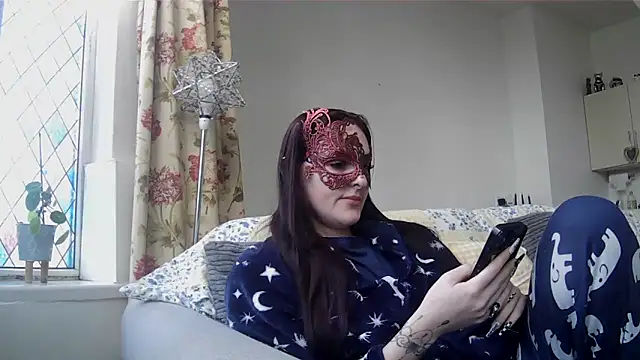 Snapshot of LexiSnowUK chatting on 18, 3, 2026 LexiSnowUK online show from 18, 3, 2026