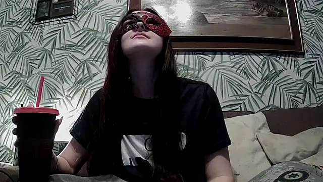 Snapshot of LexiSnowUK chatting on 1, 4, 2026 LexiSnowUK online show from 1, 4, 2026