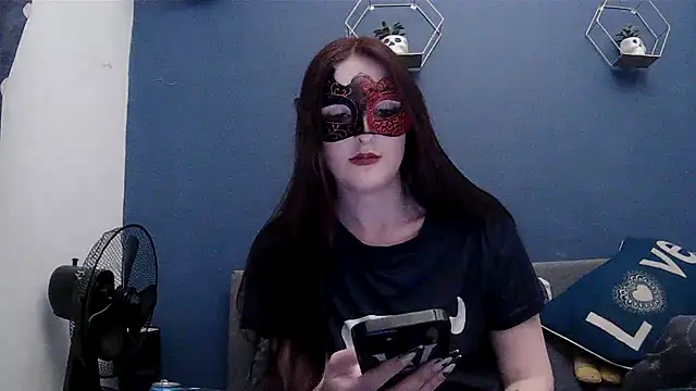 Snapshot of LexiSnowUK chatting on 2, 4, 2026 LexiSnowUK online show from 2, 4, 2026