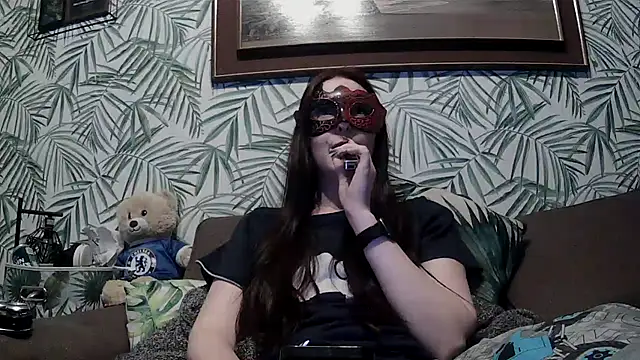 Snapshot of LexiSnowUK chatting on 3, 4, 2026 LexiSnowUK online show from 3, 4, 2026