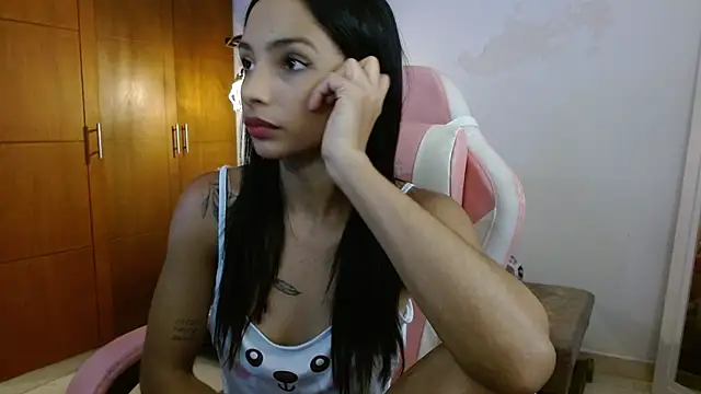 AnnitaSerna  online show from 12, 11, 2025