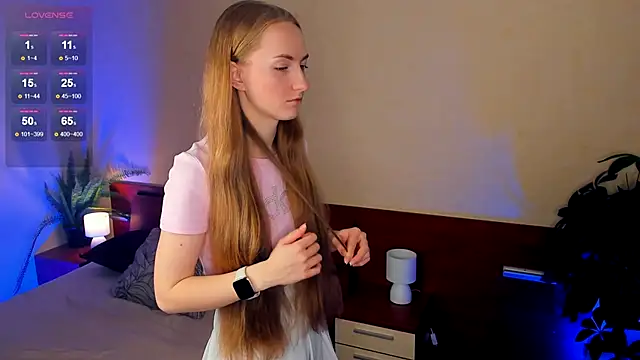 EsmaCarll online show from 6, 12, 2024