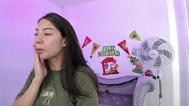 Ema louis  online show from 28, 12, 2024