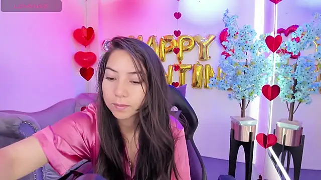 Ema louis  online show from 14, 2, 2025