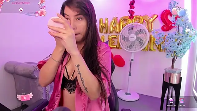 Ema louis  online show from 18, 2, 2025