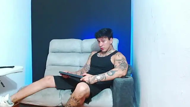 Snapshot of JUSTIN_FULLER1 chatting on 8, 5, 2026 JUSTIN FULLER1 online show from 8, 5, 2026