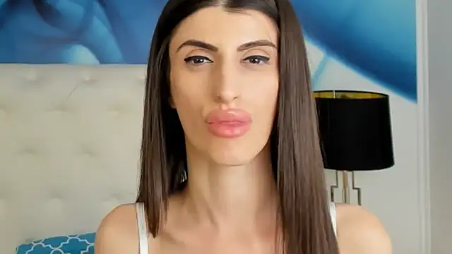 Snapshot of SkinnyDolly chatting on 3, 2, 2025 SkinnyDolly online show from 3, 2, 2025