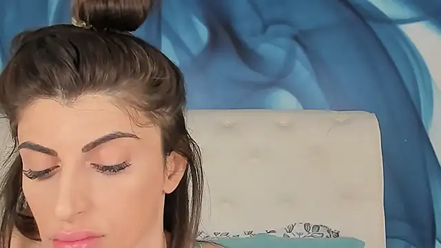 Snapshot of SkinnyDolly chatting on 28, 9, 2025 SkinnyDolly online show from 28, 9, 2025