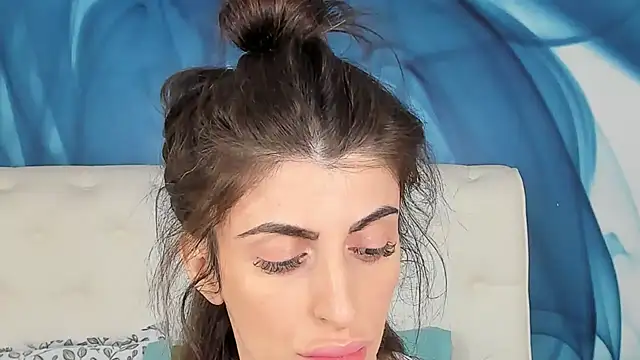 Snapshot of SkinnyDolly chatting on 11, 10, 2025 SkinnyDolly online show from 11, 10, 2025