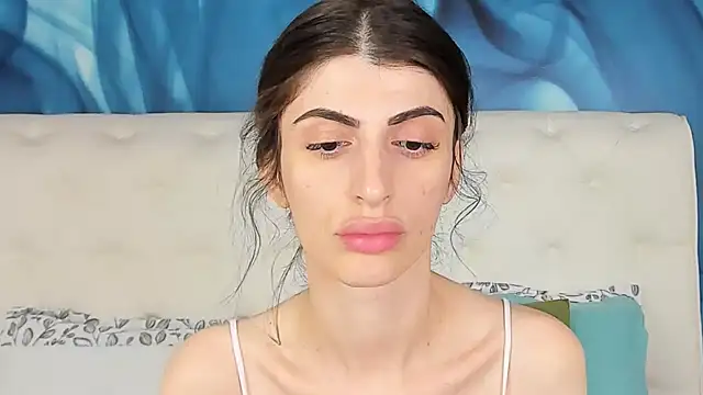 Snapshot of SkinnyDolly chatting on 14, 10, 2025 SkinnyDolly online show from 14, 10, 2025