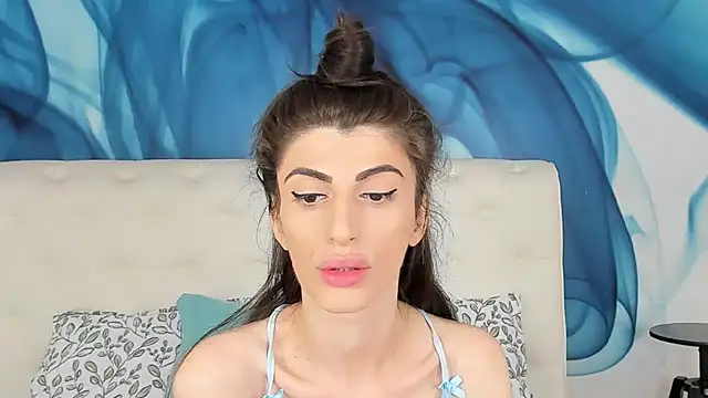 Snapshot of SkinnyDolly chatting on 25, 10, 2025 SkinnyDolly online show from 25, 10, 2025