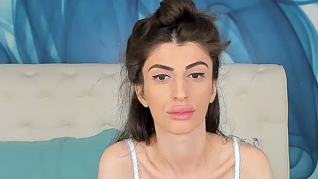 Snapshot of SkinnyDolly chatting on 1, 11, 2025 SkinnyDolly online show from 1, 11, 2025