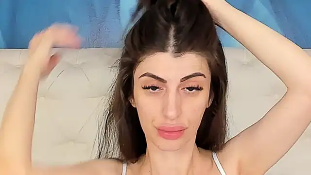 Snapshot of SkinnyDolly chatting on 24, 11, 2025 SkinnyDolly online show from 24, 11, 2025