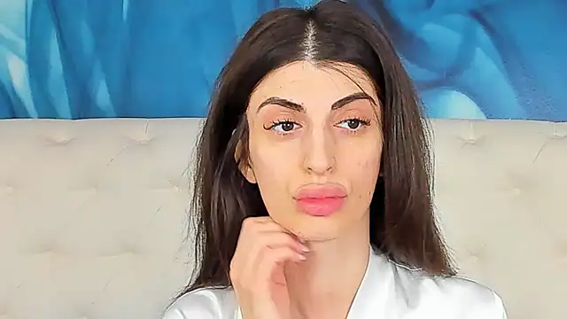 SkinnyDolly online show from 18, 4, 2026