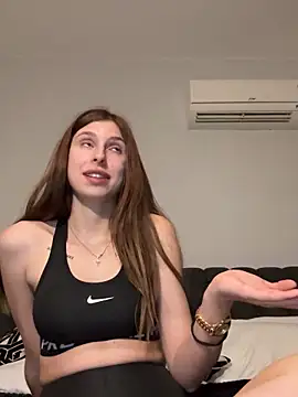 Snapshot of emma05 chatting on 16, 2, 2025 emma05 online show from 16, 2, 2025