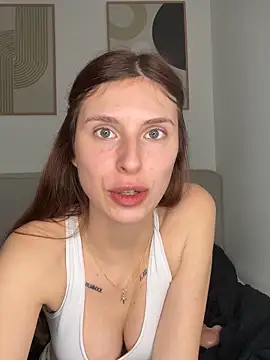 Snapshot of emma05 chatting on 23, 2, 2025 emma05 online show from 23, 2, 2025