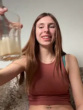 Snapshot of emma05 chatting on 12, 3, 2025 emma05 online show from 12, 3, 2025