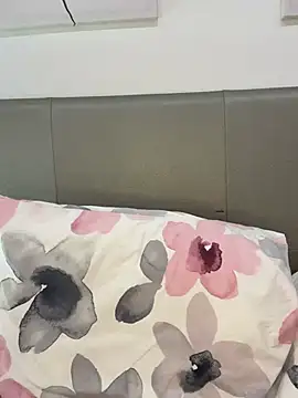 Snapshot of emma05 chatting on 17, 3, 2025 emma05 online show from 17, 3, 2025