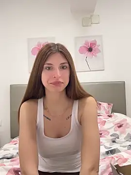 Snapshot of emma05 chatting on 23, 3, 2025 emma05 online show from 23, 3, 2025