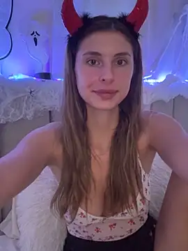 Snapshot of emma05 chatting on 30, 10, 2025 emma05 online show from 30, 10, 2025