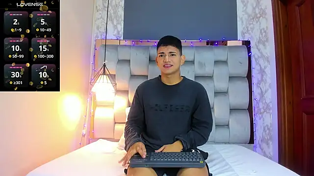 Snapshot of ander_deimond_ chatting on 7, 1, 2025 ander deimond online show from 7, 1, 2025