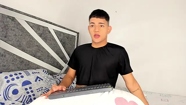 Snapshot of ander_deimond_ chatting on 25, 2, 2025 ander deimond online show from 25, 2, 2025