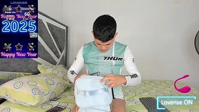 Snapshot of ander_deimond_ chatting on 10, 9, 2025 ander deimond online show from 10, 9, 2025