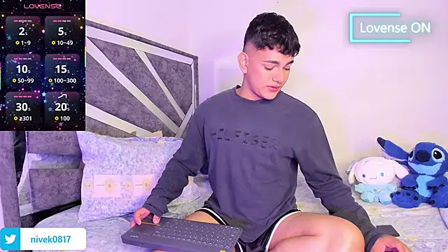 Snapshot of ander_deimond_ chatting on 11, 4, 2026 ander deimond online show from 11, 4, 2026