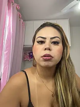 Snapshot of lariic chatting on 7, 1, 2025 lariic online show from 7, 1, 2025