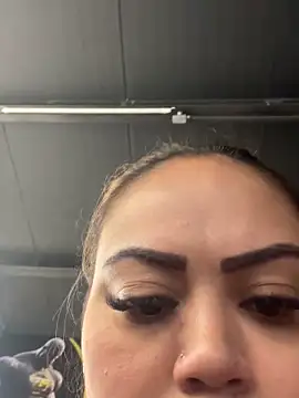 Snapshot of lariic chatting on 8, 9, 2025 lariic online show from 8, 9, 2025