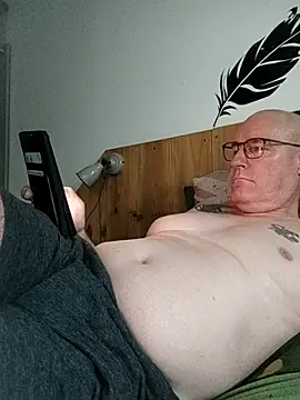 Snapshot of bogland33 chatting on 4, 7, 2026 bogland33 online show from 4, 7, 2026