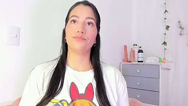 Sara Kurt online show from 4, 2, 2025