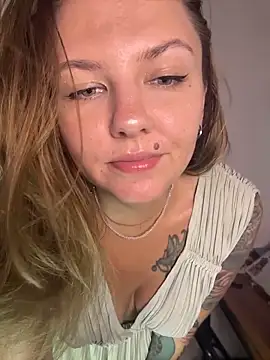 Snapshot of _private_person_ chatting on 19, 4, 2026 private person online show from 19, 4, 2026