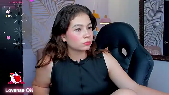 Snapshot of KarenPautt chatting on 12, 1, 2025 KarenPautt online show from 12, 1, 2025