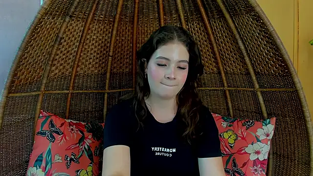 Snapshot of KarenPautt chatting on 28, 1, 2025 KarenPautt online show from 28, 1, 2025