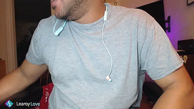 Snapshot of Learoy_Love chatting on 5, 12, 2024 Learoy Love online show from 5, 12, 2024