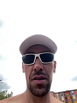 Snapshot of dantedesirexx chatting on 1, 3, 2025 dantedesirexx online show from 1, 3, 2025