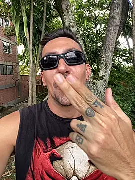 Snapshot of dantedesirexx chatting on 7, 2, 2026 dantedesirexx online show from 7, 2, 2026