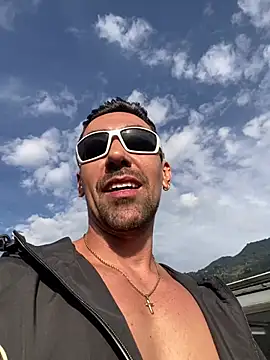 Snapshot of dantedesirexx chatting on 10, 2, 2026 dantedesirexx online show from 10, 2, 2026