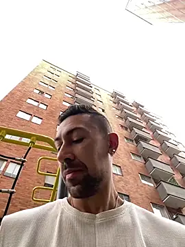 Snapshot of dantedesirexx chatting on 1, 3, 2026 dantedesirexx online show from 1, 3, 2026