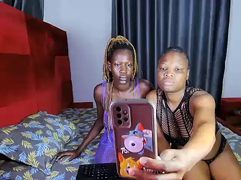 Snapshot of Crystal_x_ebony chatting on 19, 6, 2026 Crystal x ebony online show from 19, 6, 2026