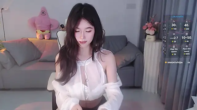 Snapshot of YiJin-a chatting on 6, 12, 2024 YiJin-a online show from 6, 12, 2024