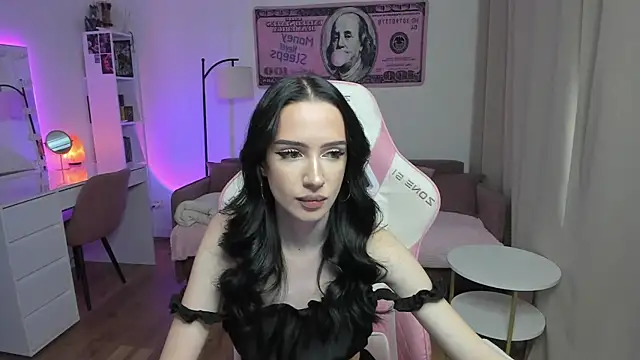 Snapshot of flora_off chatting on 6, 5, 2026 flora off online show from 6, 5, 2026
