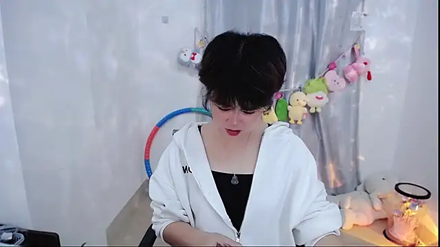 Snapshot of Fan_ting chatting on 4, 11, 2025 Fan ting online show from 4, 11, 2025