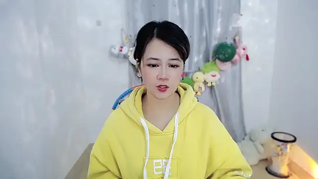 Snapshot of Fan_ting chatting on 14, 12, 2025 Fan ting online show from 14, 12, 2025