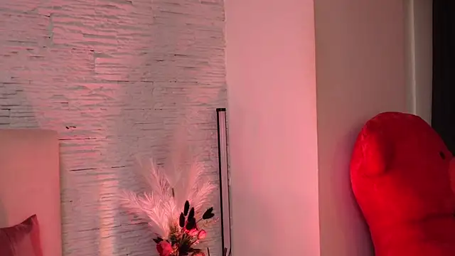 RachelSwaan online show from 25, 2, 2025